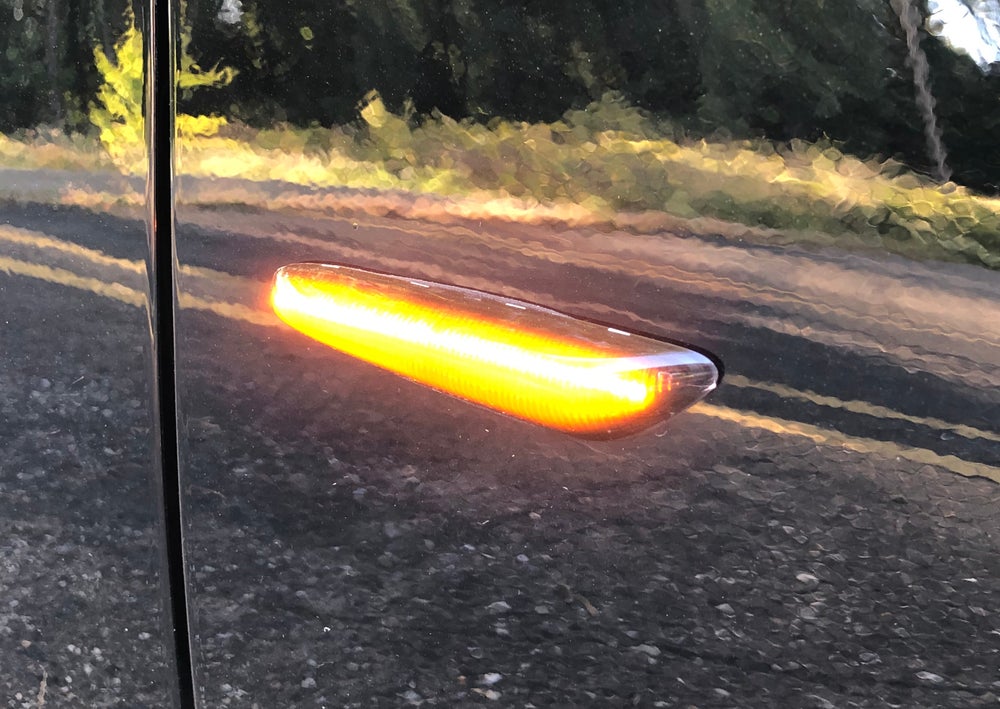 E9x V2 LED Dynamic Side Markers - Smoked White / Amber